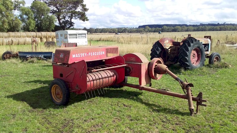Massey Ferguson 503 Small Square Baller
