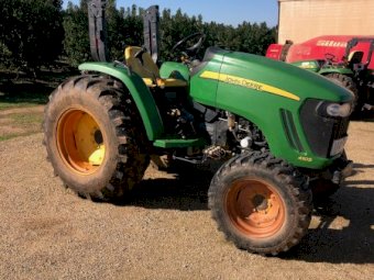 Under Auction - (A223) 2016 John Deere 4105 Tractor 
