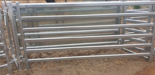 Under Auction - (A223) 25 x Sheep Panels 2.1m x 1.05m 