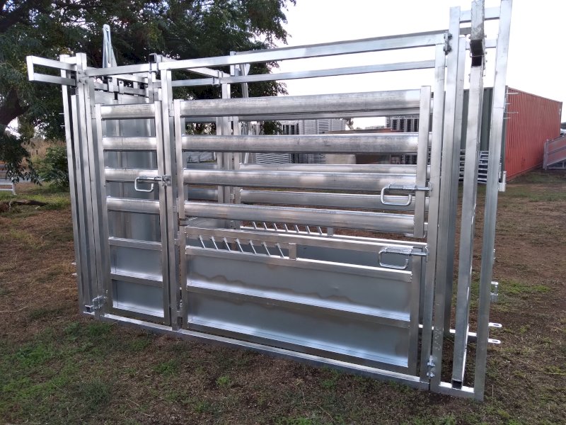 Under Auction - (A223) Brand New Cattle Crush 