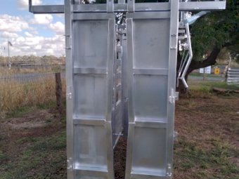Under Auction - (A223) Brand New Cattle Crush 