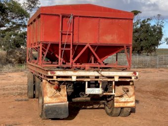 Farm Trailer with Gravity Bin