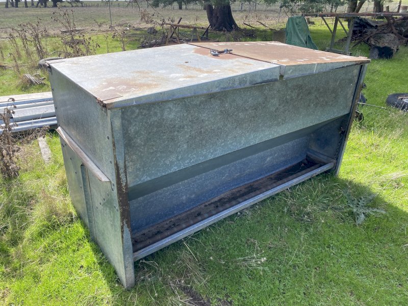 Sheep Feeder