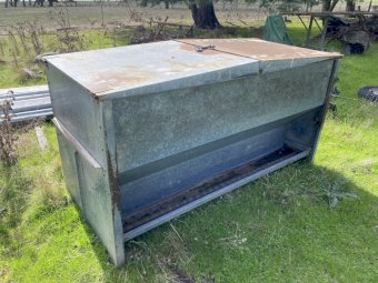 Sheep Feeder