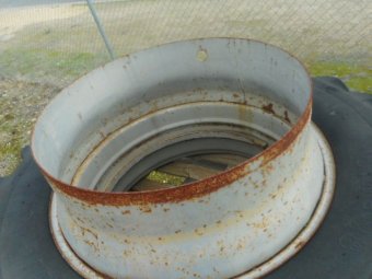Under Auction - (A225) Dual Wheel Set 18.4 X 38 