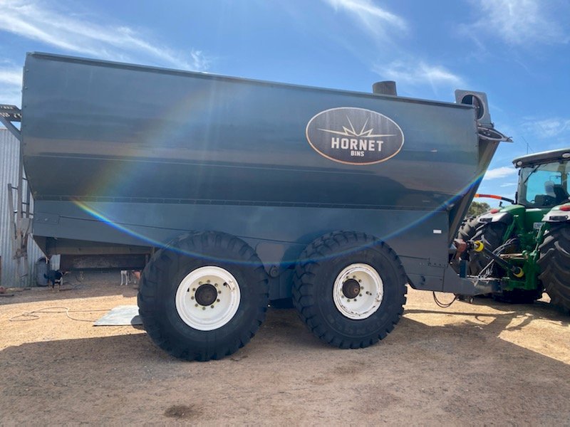 Under Auction - (A225) 2011 Hornet 30MT Chaser Bin 
