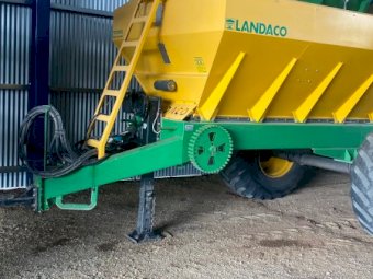 2012 Landaco 12 tonne Spreader