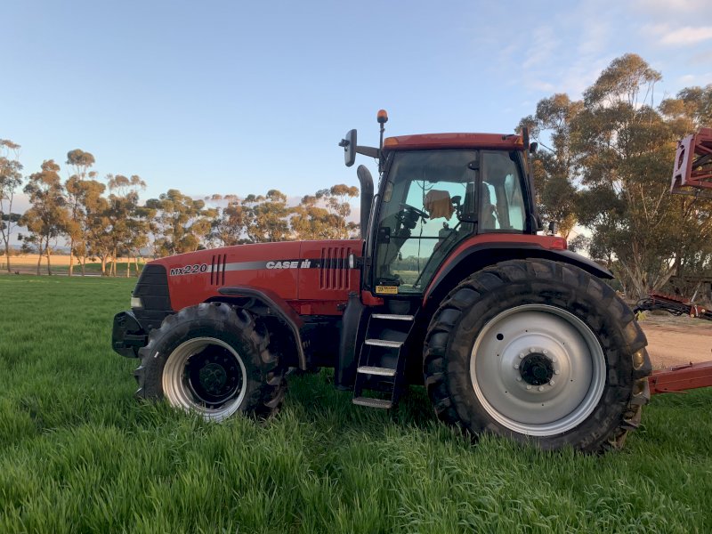 2002 Case IH MX 220 Tractor