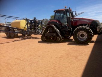 2016  Case Rowtrac 340 Magnum Tractor & Hayes 48 Mtr Sprayer