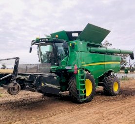 2017 John Deere S680 Header with D640 Front & Trailer