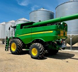 2017 John Deere S680 Header with D640 Front & Trailer