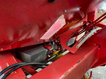 Kuhn 935 Super Spreader