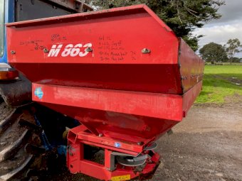 Kuhn 935 Super Spreader