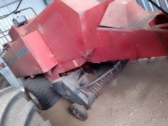 Case IH 8585 Large Square Baler