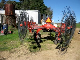 Kuhn SR300  Speed rake