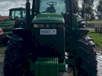 John Deere 8200 Tractor