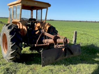 Fait 750 Tractor