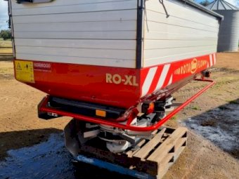 2013 Vicon RO-XL  4000Ltr Spreader