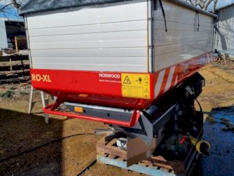 2013 Vicon RO-XL  4000Ltr Spreader