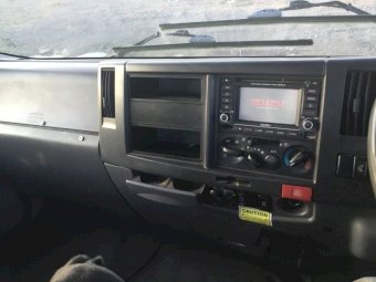 2010 Isuzu 500 Tray Truck with Crane