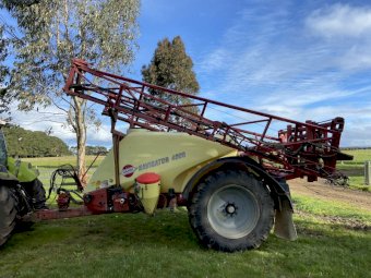 2009 HARDI Navigator 4000 Boomspray