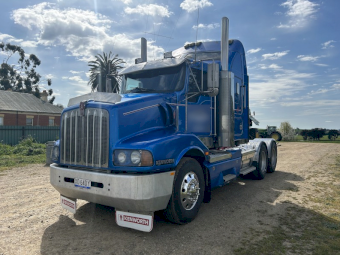 Kenworth T404 Prime Mover