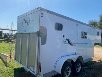 Gooseneck 2 Horse Float with living area