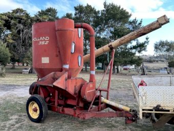 New Holland 352 Mixall Hammer Mill