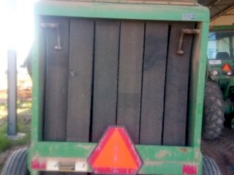 John Deere 435 Round Baler