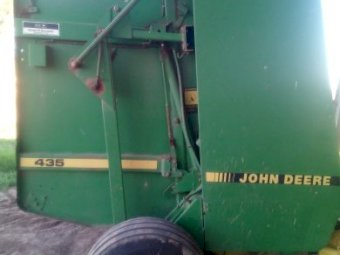 John Deere 435 Round Baler