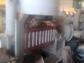 Universal Oil Press