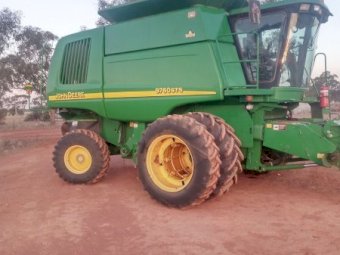 2004 John Deere 9760STS Header with Front and Trailer