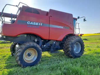 2009 Case IH 7088 Header with Midwest Crophawk Draper Front