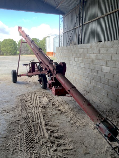 Vennings self propelled auger
