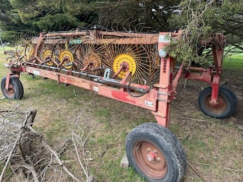 Silvan 12 Wheel V Rake