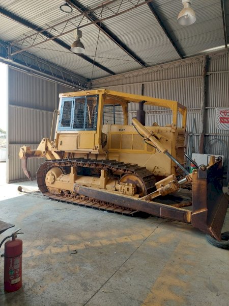 1977 Caterpillar  D6D Dozer Rippers and 14 ft Stick Rake