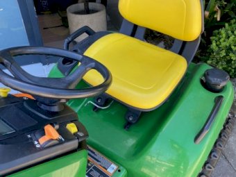 John Deere X580 Ride On Lawnmower