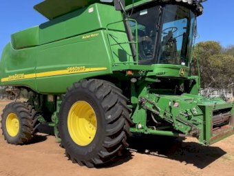 2007 John Deere 9660 STS Header
