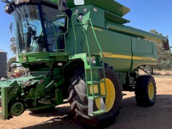 2007 John Deere 9660 STS Header