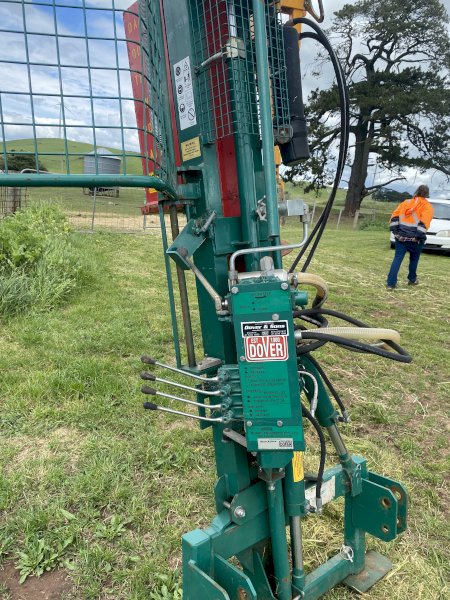 Munro Post Driver