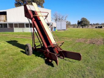 New Holland 471 Hay Elevator