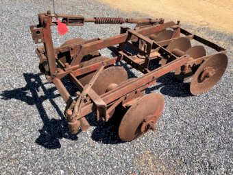 Three-point linkage 12 plate offset discs