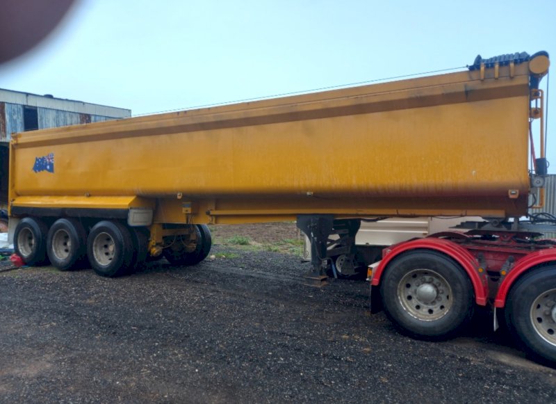 CB Tri Axle Tipper