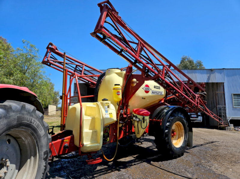 Hardi Navigator 4028 Boom Spray