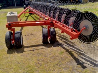 Schinckel 15 wheel one way hay rake