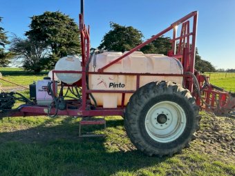 2008 Croplands Pinto 3000 lt Trailing Sprayer