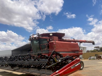 39ft Case IH 2052 Draper Front