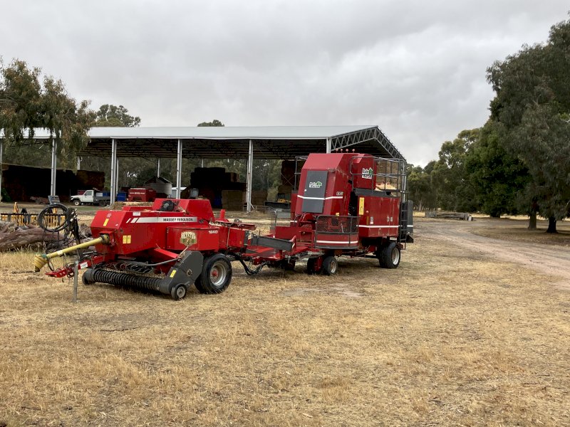 2017 Massey Ferguson Inline 1840 Baler with Bale Baron