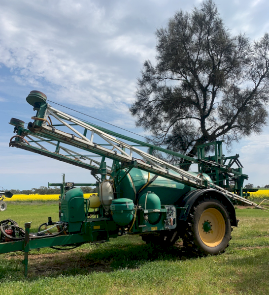 2000 Goldacres 5030 Boom Spray