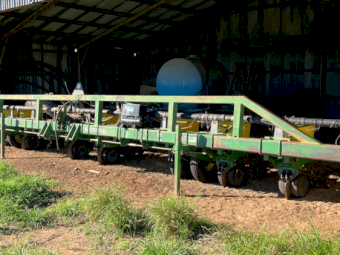 John Deere 1700 Max Emerge Row Planter